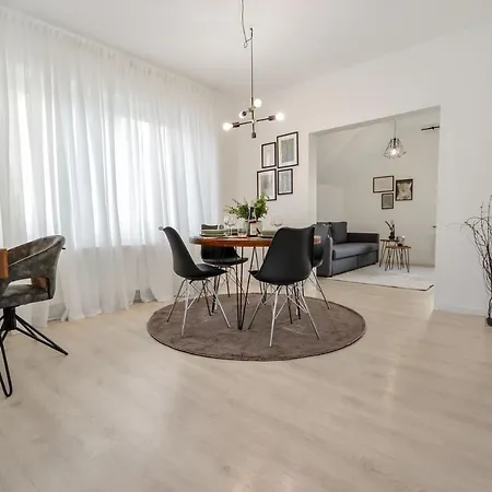 Apartment At Weinmeister - Gemuetlichkeit & Ruhe *
